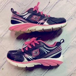 SKETCHERS SHOES.  KKIDS SIZE 12